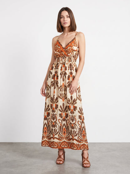 Vestido largo con estampado étnico.