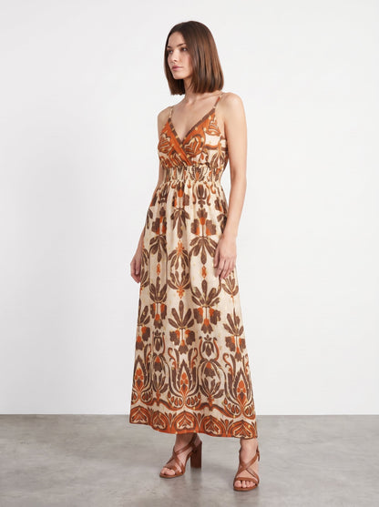 Vestido largo con estampado étnico.