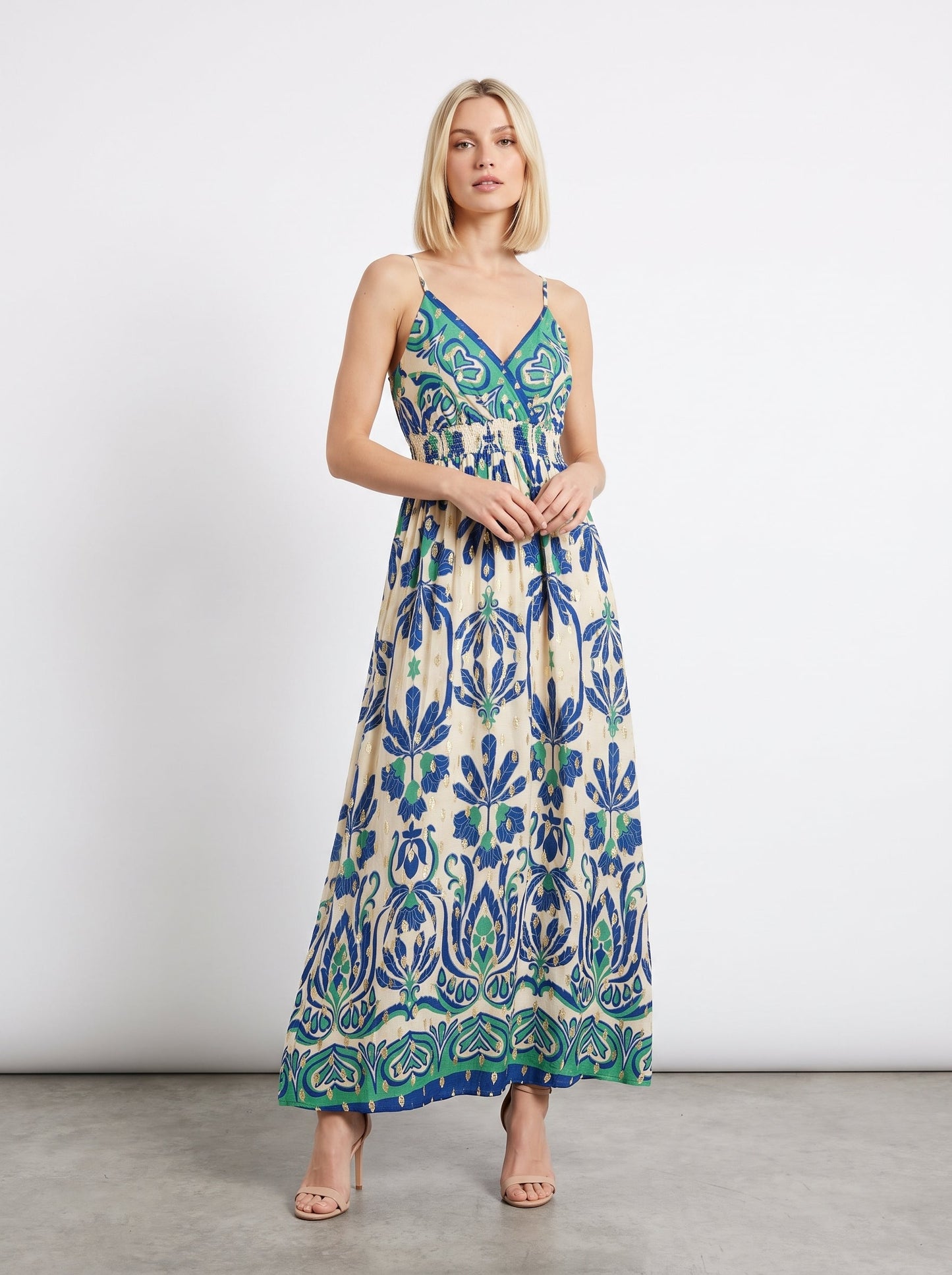 Vestido largo con estampado étnico.