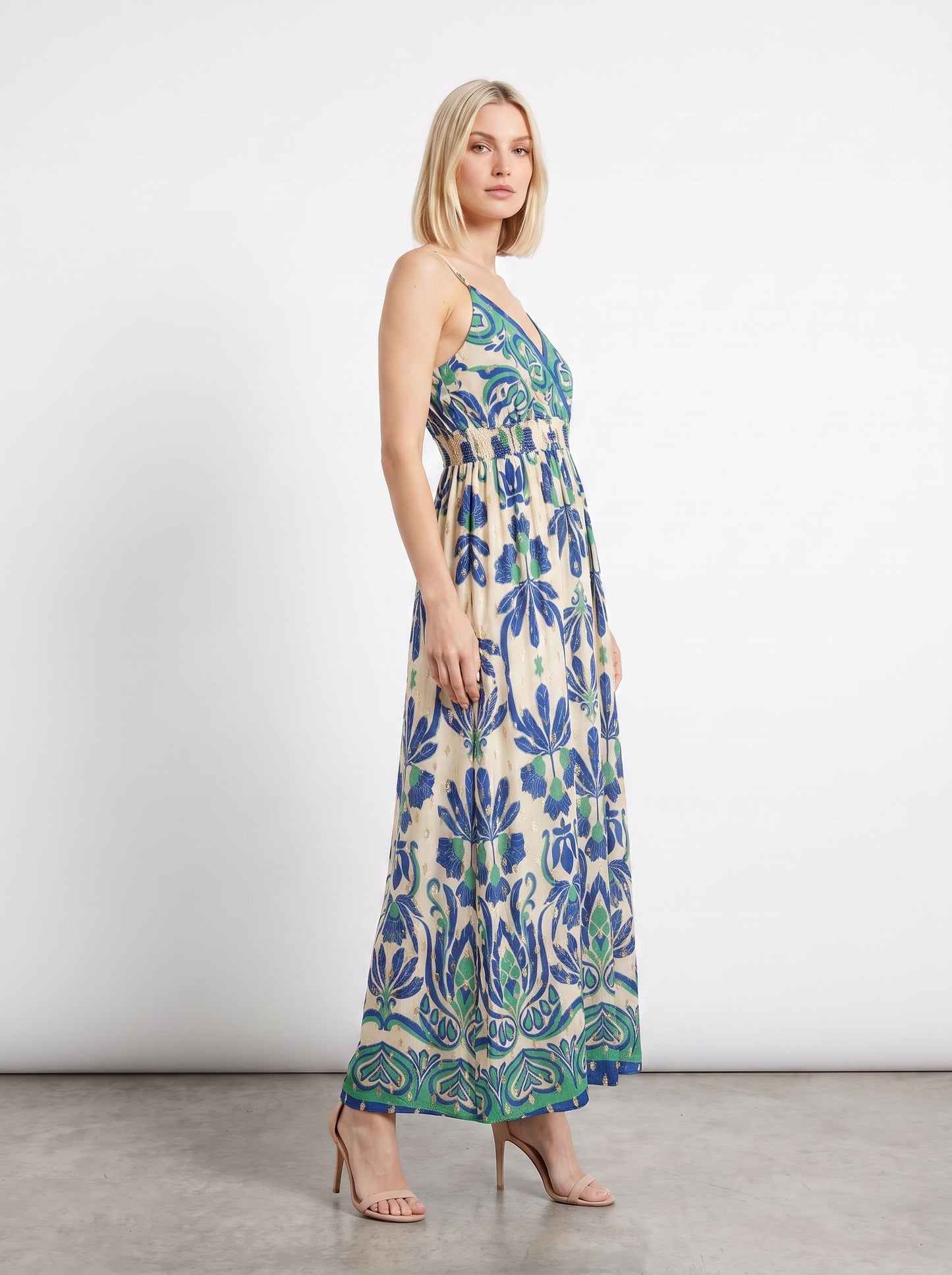 Vestido largo con estampado étnico.
