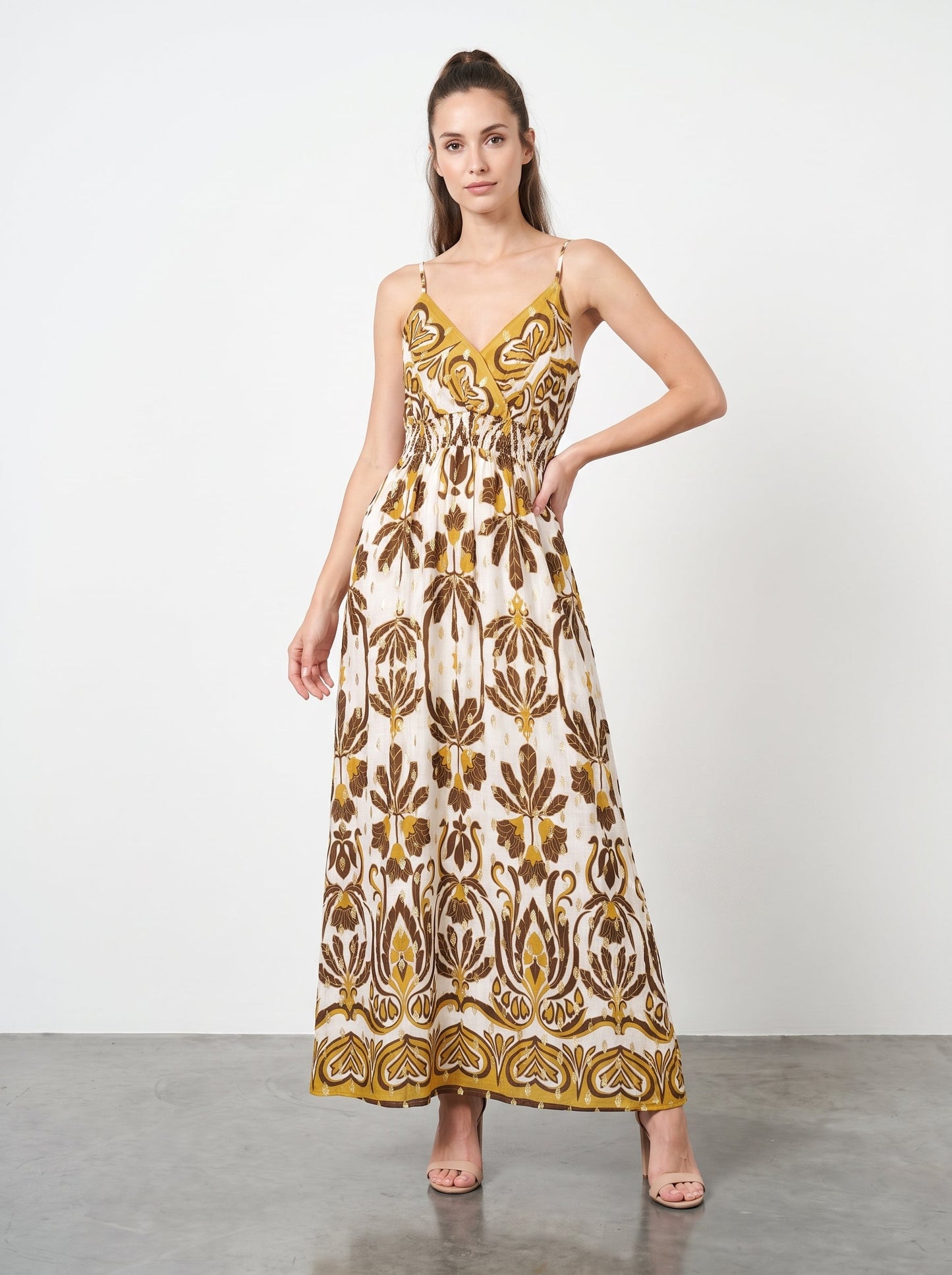 Vestido largo con estampado étnico.