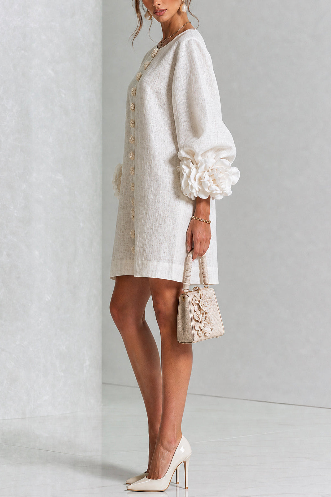Vestido mini de lino con puños anudados