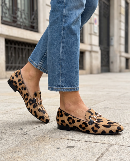 Mocasines de Leopardo con Herraje Dorado
