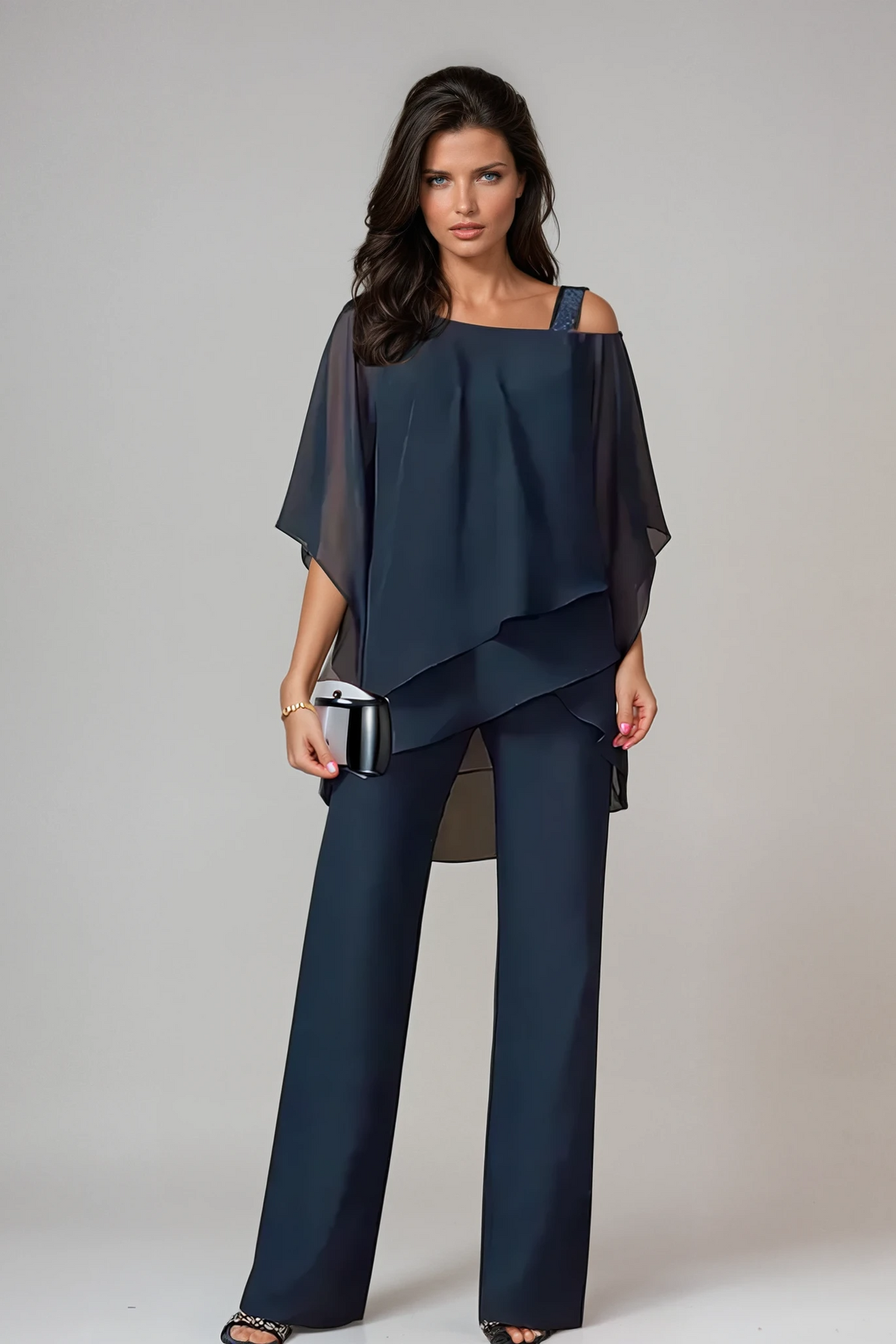 Conjunto Poncho Asimétrico y Pantalón Fluido