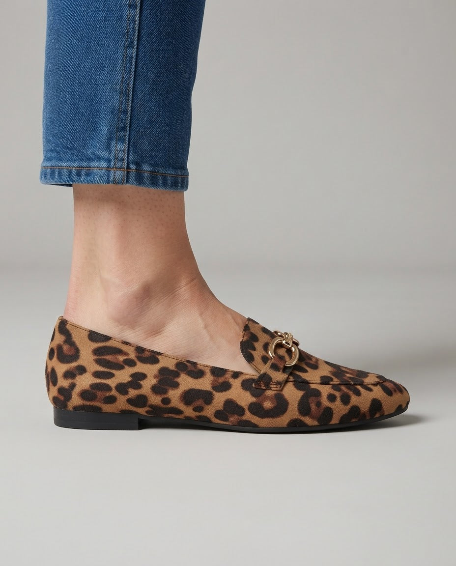 Mocasines de Leopardo con Acabado Ante y Herraje