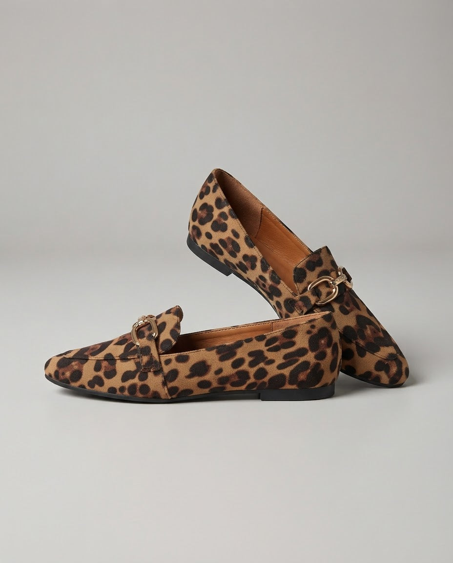 Mocasines de Leopardo con Acabado Ante y Herraje